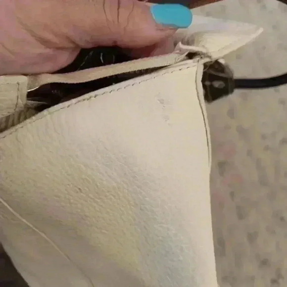 Cavalcanti Cream and Brown Leather Purse - Picture 14 of 16